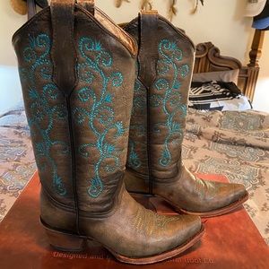 Circle G by Corral Embroidered Cowboy Boots